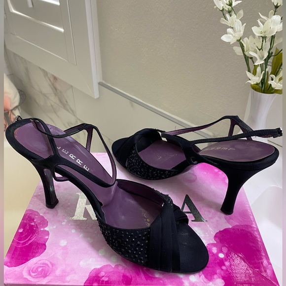 Vero Cuoio Shoes - Elegant Black Strappy Rhinestone Heels